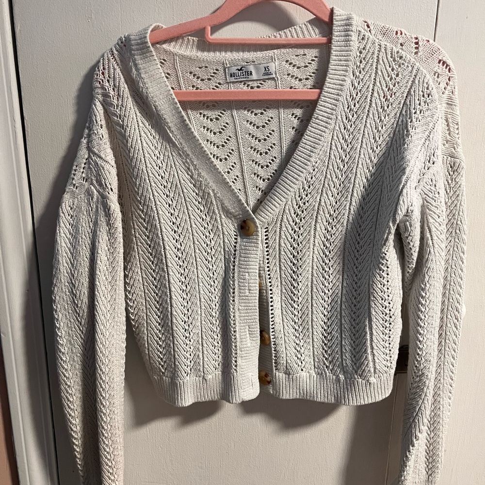 Hollister Women's Cream Cardigan Sweater